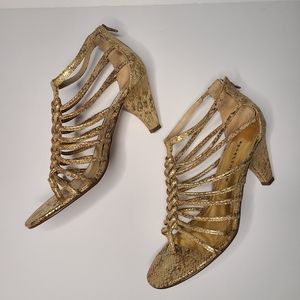 APOSTROPHE GOLD HEELS Size 8